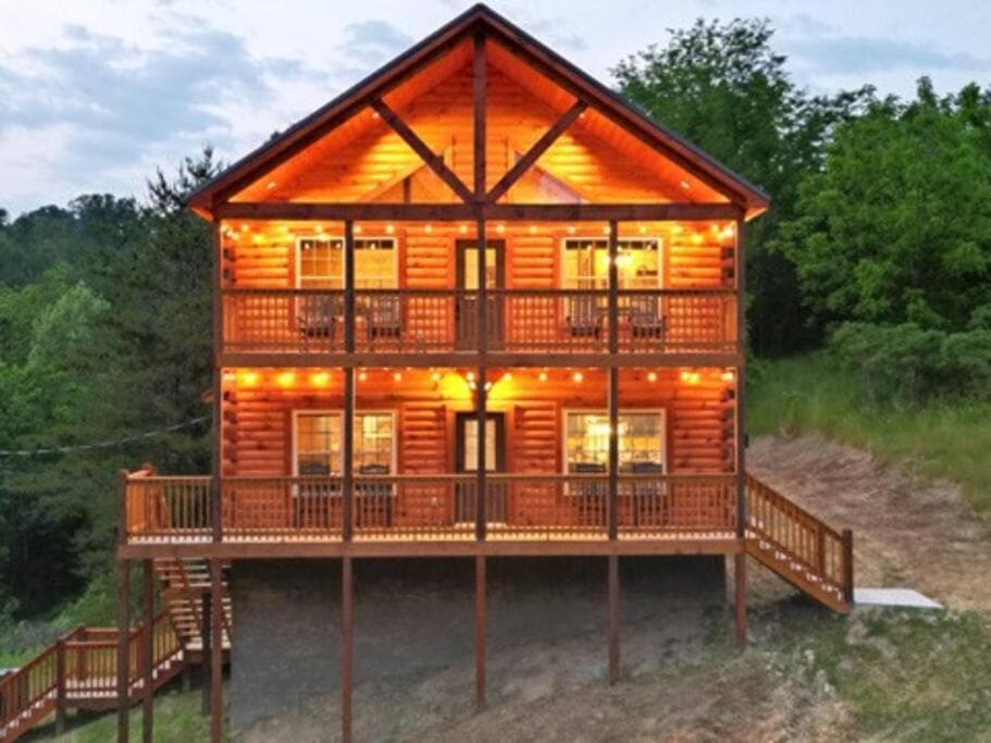 Adventure Retreat New Mountain Cabin Pool Hot Tub Game Room Theater