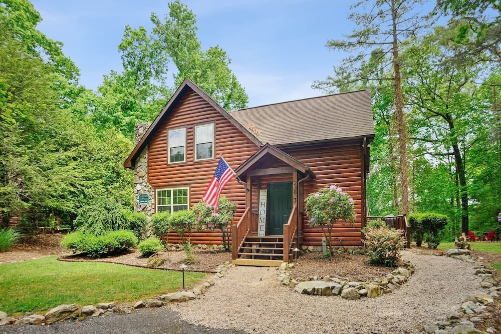 Tree Top Lodge - Gorgeous Lake Cabin With Hot Tub & Magnificent Views Of Forests And Mountains! 3 Bedroom Cabin by Redawning